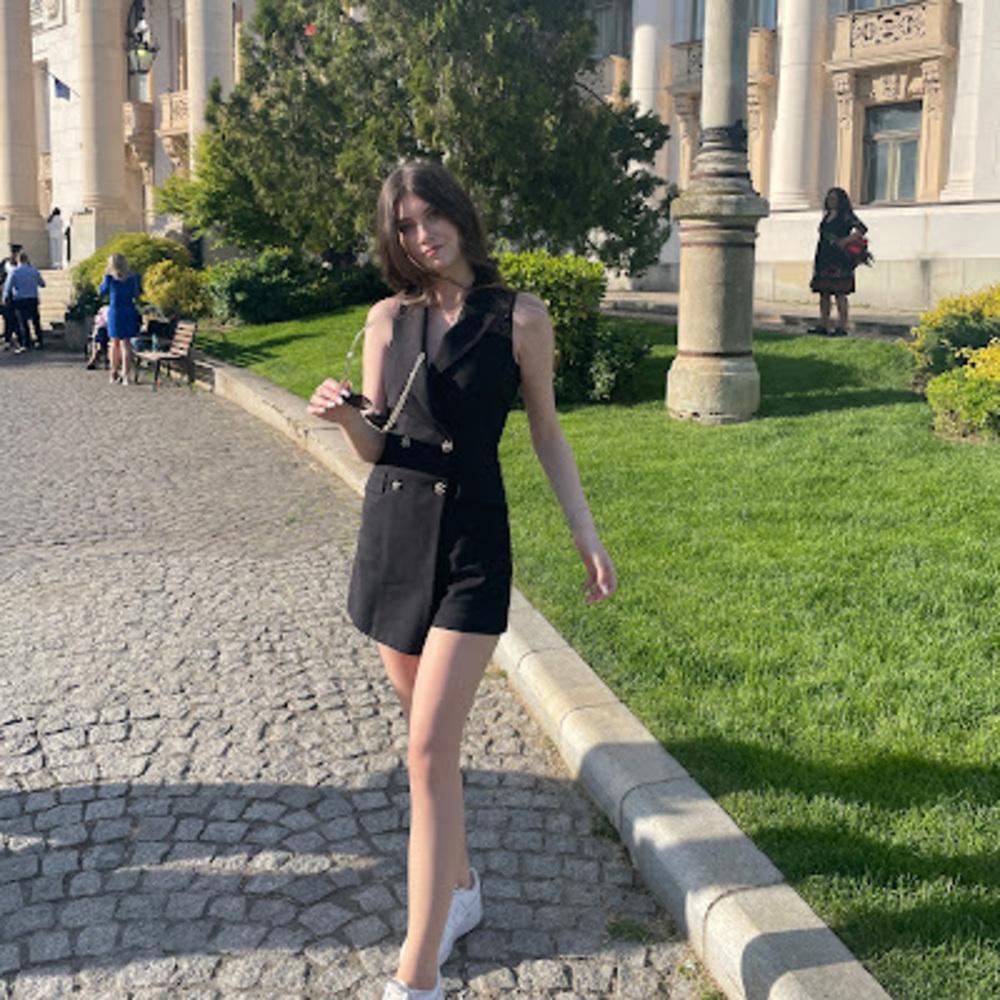 Meet your Posher, Maria